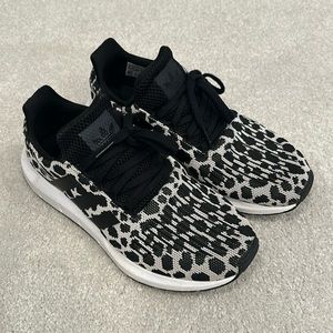 Adidas women’s size 8 athletic shoes GUC